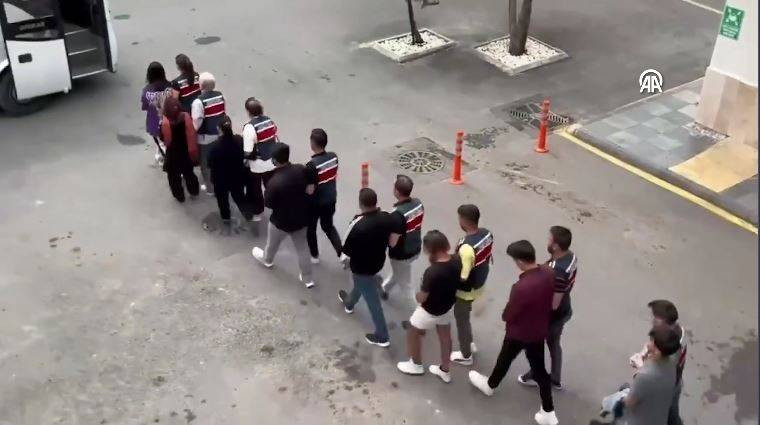 Antalya merkezli 13 ilde ‘Sibergöz-35’ operasyonu: 48 gözaltı - Resim: 3